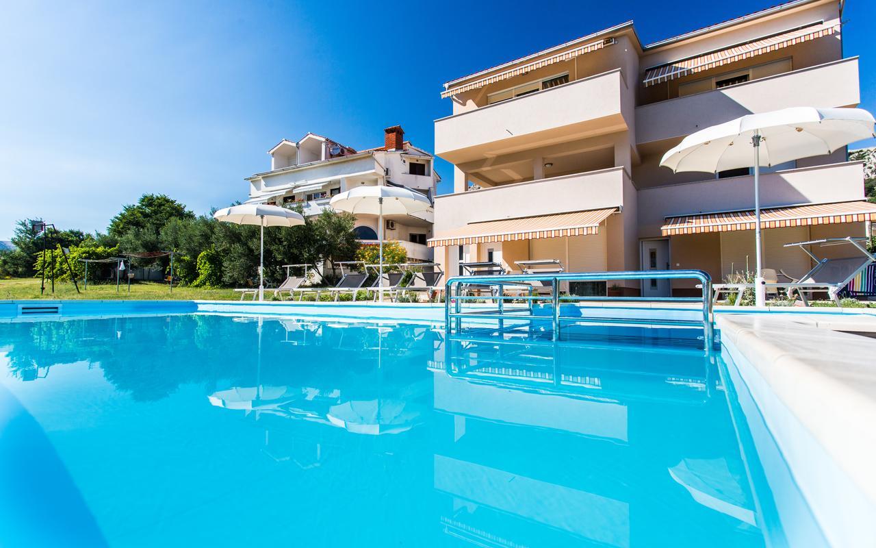 Apartments Viktorija 2 Baska  Exterior photo