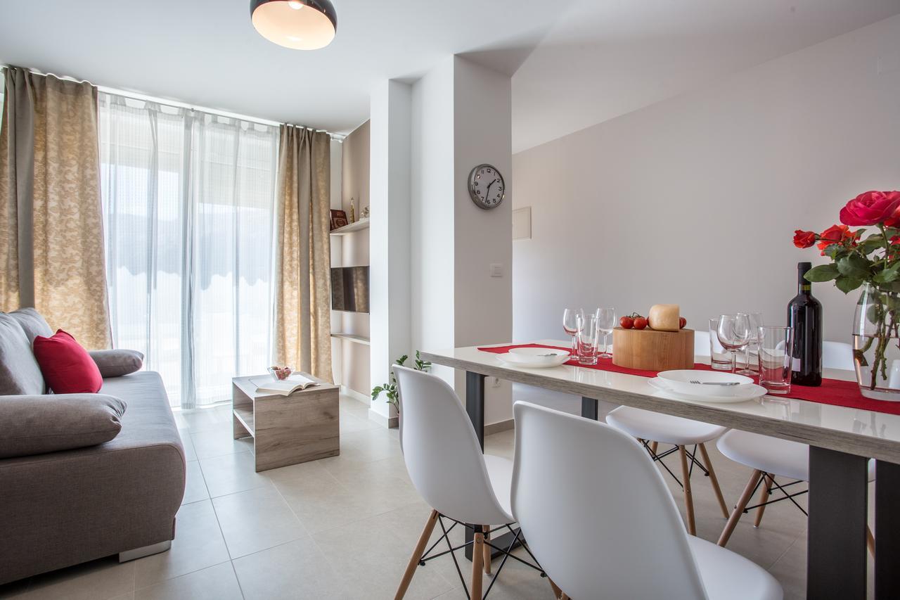 Apartments Viktorija 2 Baska  Exterior photo