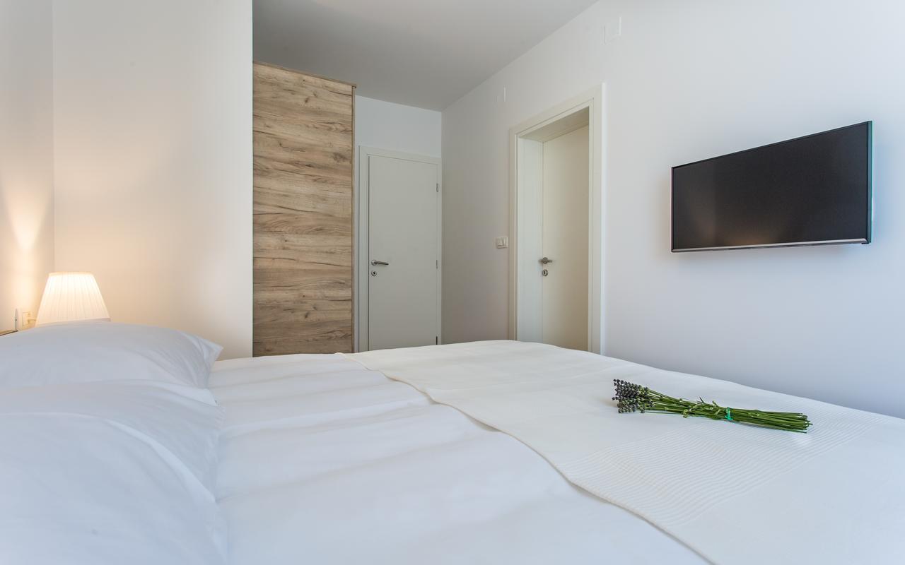 Apartments Viktorija 2 Baska  Exterior photo